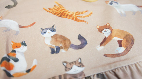 Kleid aus Bio-Jersey Cats